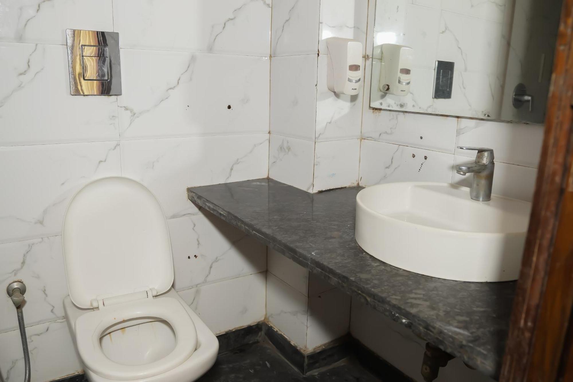 Le Benz - Train Station Hotel 3*