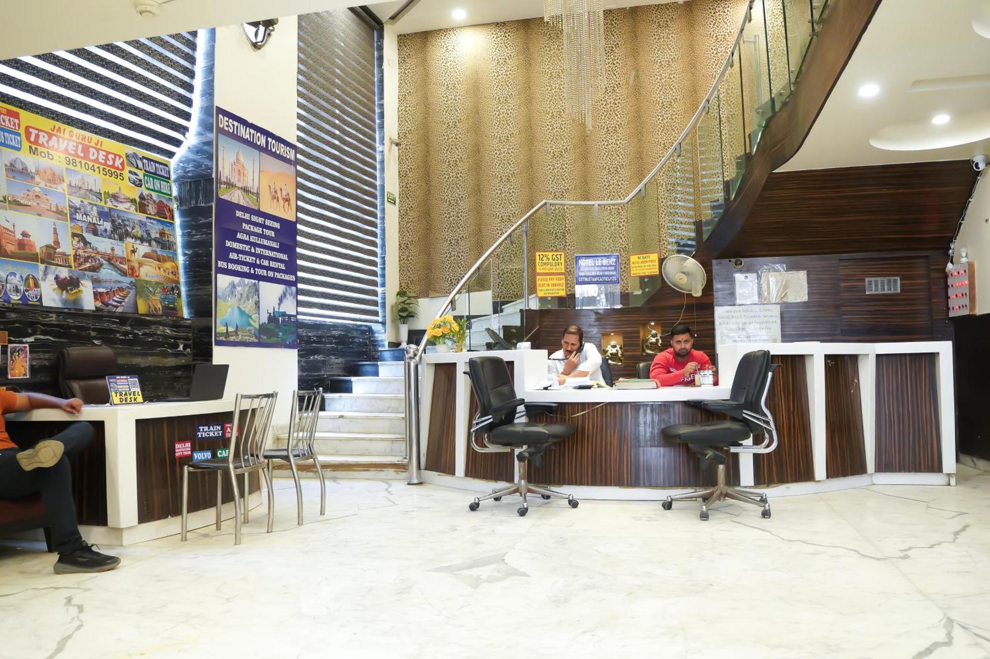 Le Benz - Train Station Hotel New Delhi
